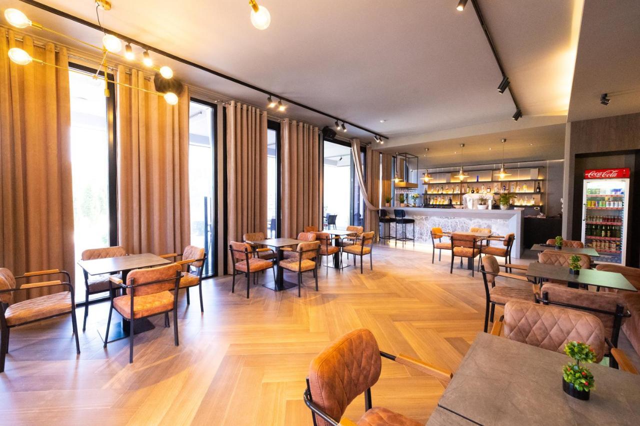 New Donantelo Hotel Vlore Bagian luar foto