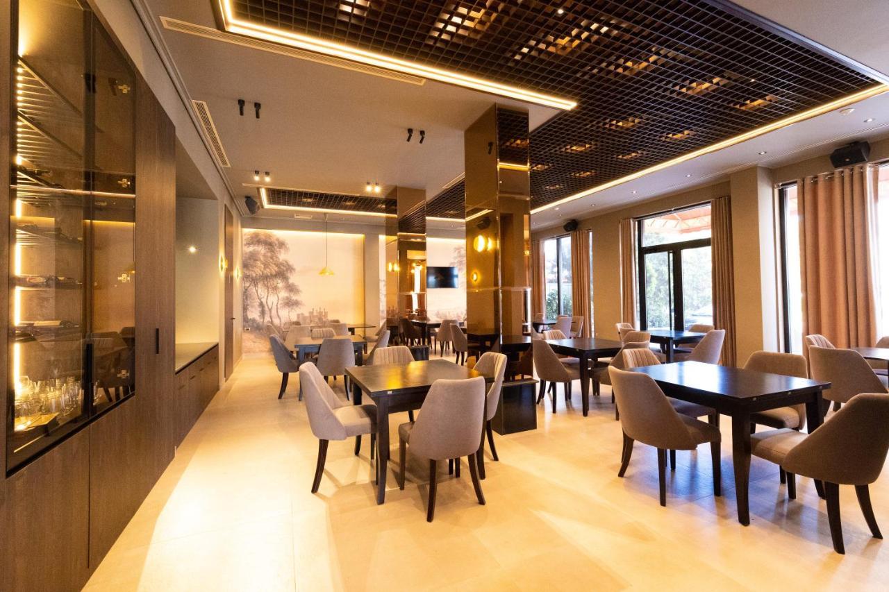 New Donantelo Hotel Vlore Bagian luar foto