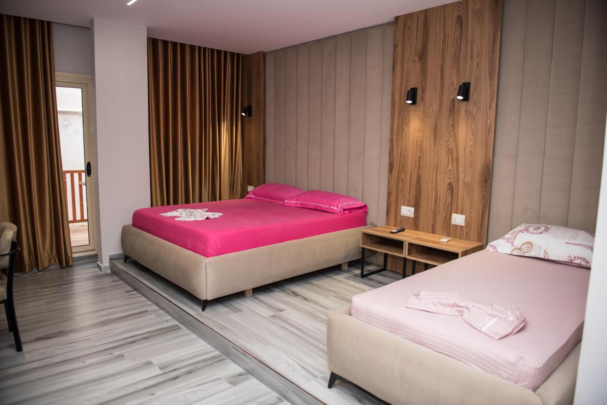 New Donantelo Hotel Vlore Bagian luar foto