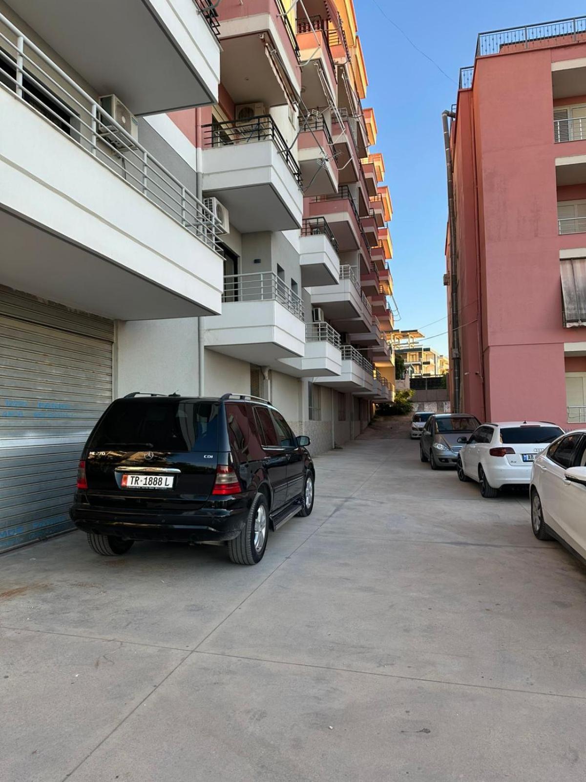 New Donantelo Hotel Vlore Bagian luar foto